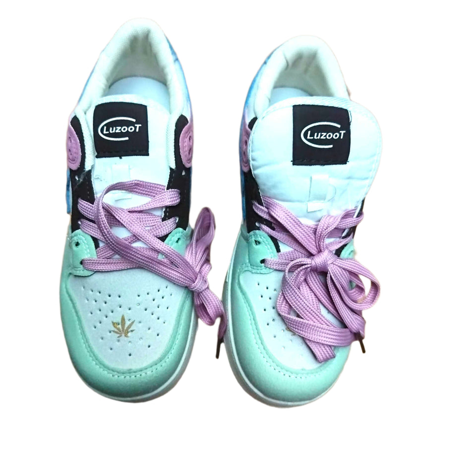 INSTOCK- Spring Rainbow Contrast Star Sneakers – Bold & Trendy