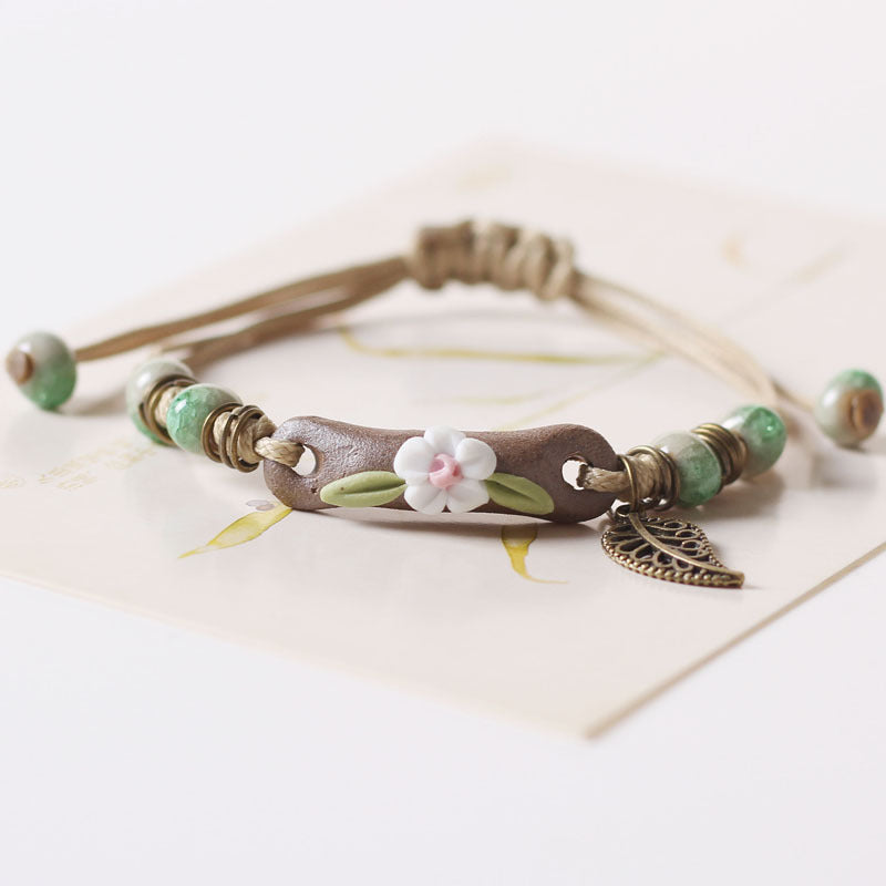 Ceramic Bead Bracelet with Crackle Glaze – Elegant & Stylish
