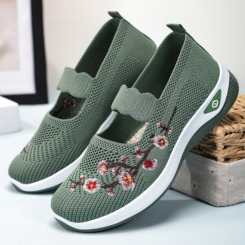 Old Beijing Style Embroidered Soft-Sole Mother Shoes