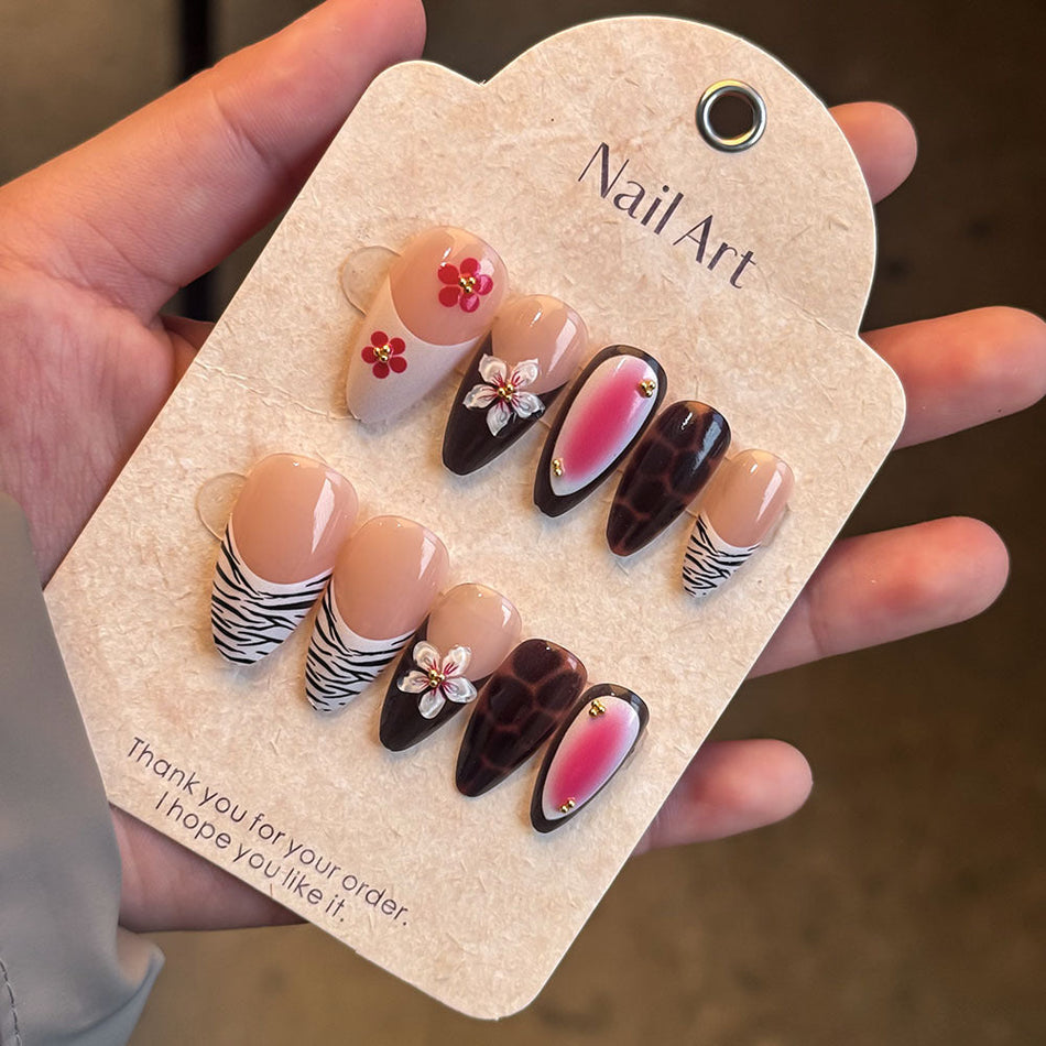 Leopard Flower Gold Nail Set – 24 Piece Almond Nails