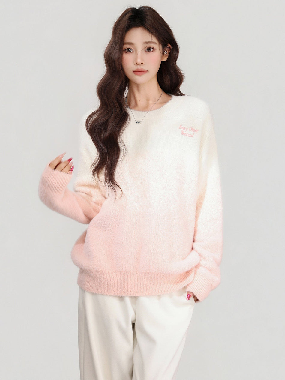 Pink Gradient Round Neck Knit Sweater Women Winter 2026