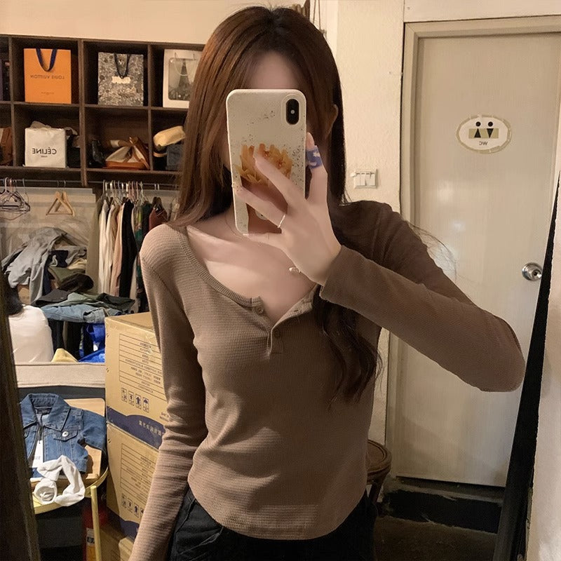 Low Neck Curved Hem Slim Top Women 2026 Autumn
