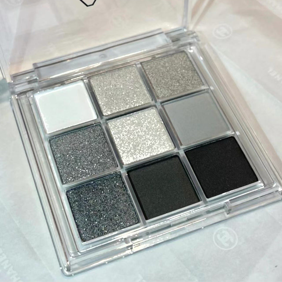 Smoky 9-Color Eyeshadow Palette – Cool Tone Glam