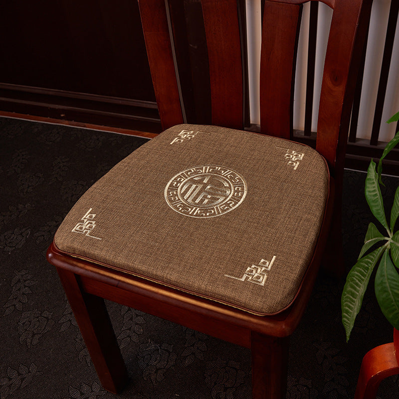 "Imperial Horseshoe" Series: Embroidered New Chinese Style