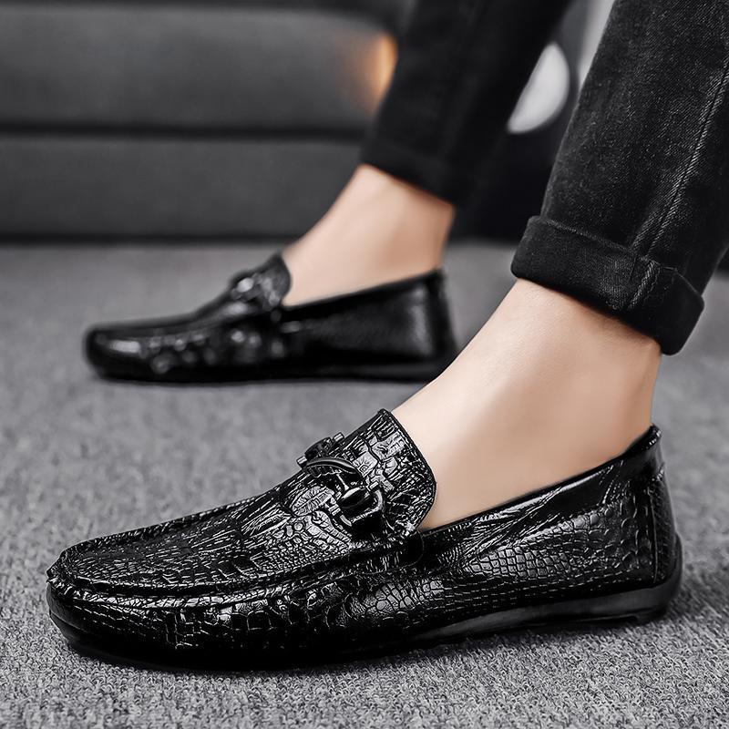 The K-Trend – Embossed "London-Seoul" Hybrid | Breathable Fashion