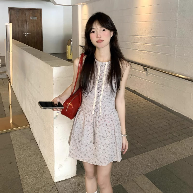 French Floral Sleeveless Short Dress – Petite & Elegant