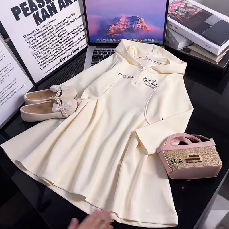 White girls princess summer dress for casual and seasonal wear