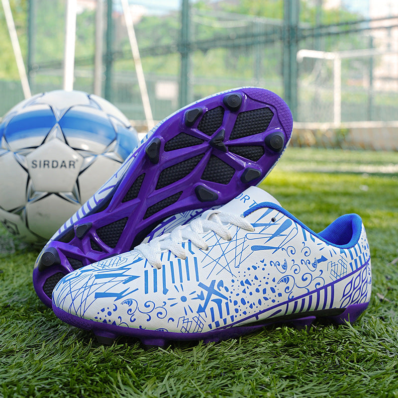 Studs Black men's soccer shoes - lightweight performance cleats for field and training use