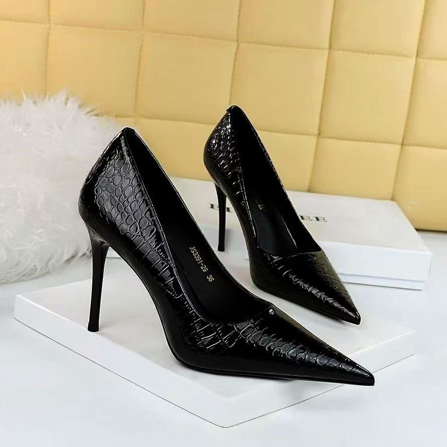 Black 7cm elegant pointed toe stiletto high heels for women
