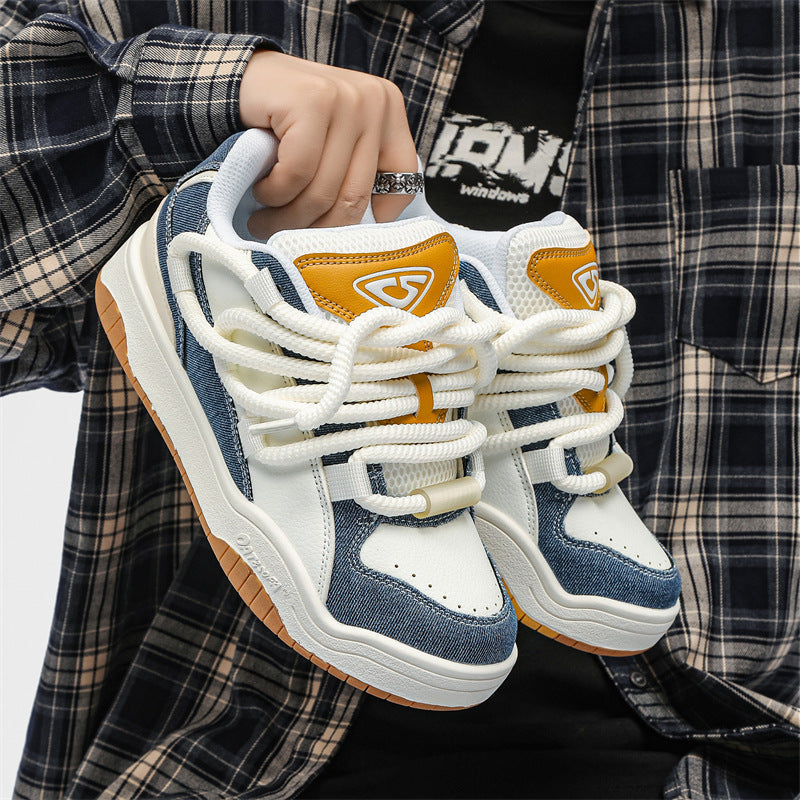 White Low-Top Retro Sneakers for Everyday Wear
