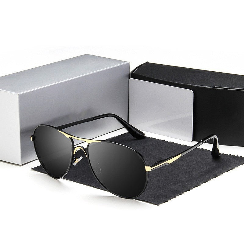 Men’s Polarized Driving Sunglasses – UV400 Aviator Style 8722