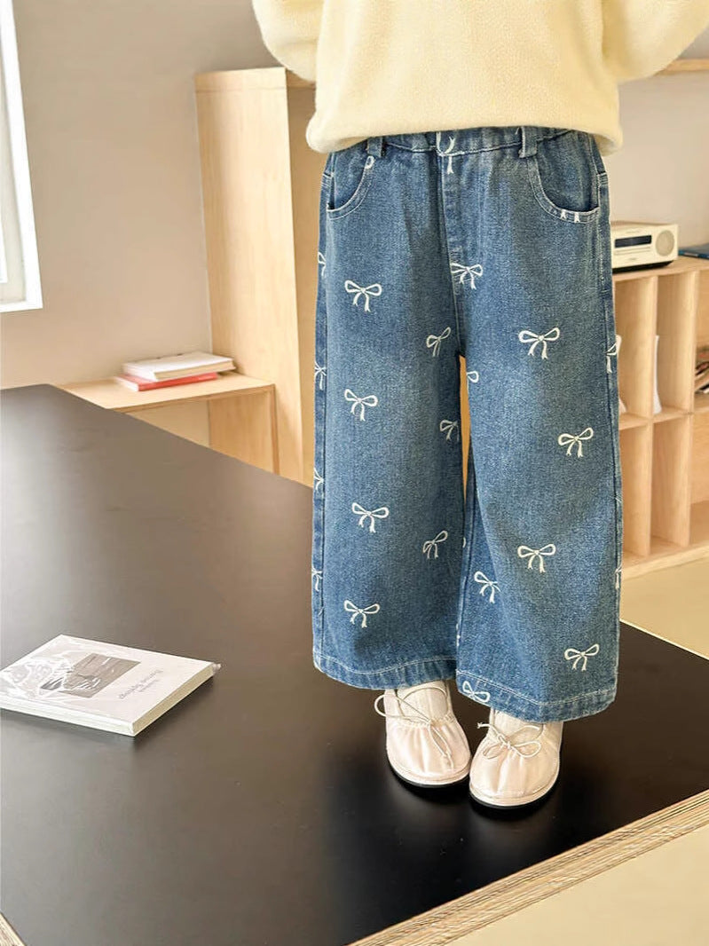 Blue girls jeans with comfortable fit for everyday wear