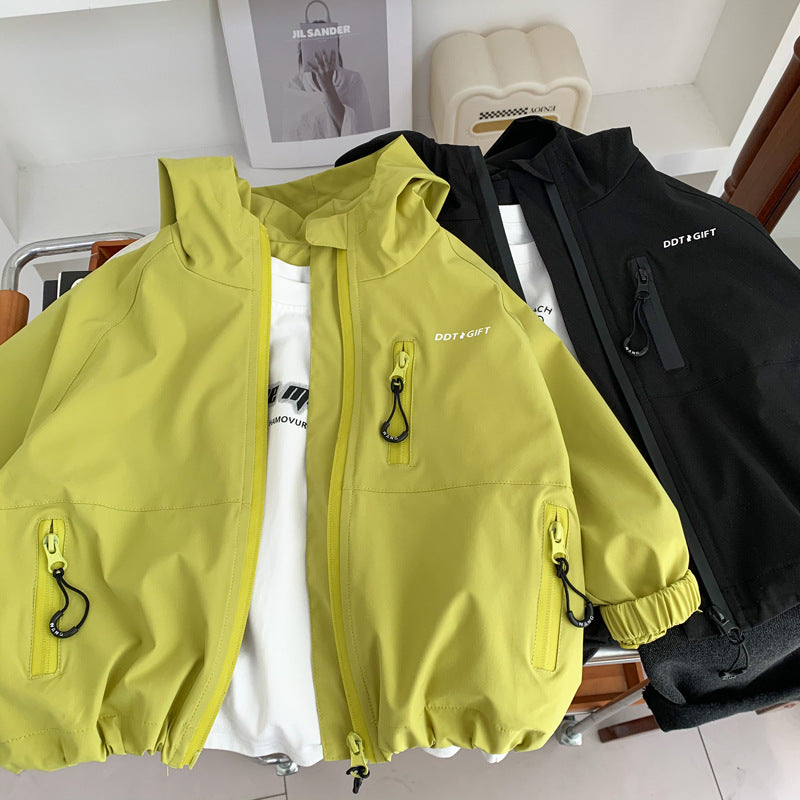 Green girls hooded windbreaker jacket for spring and autumn with zip closure