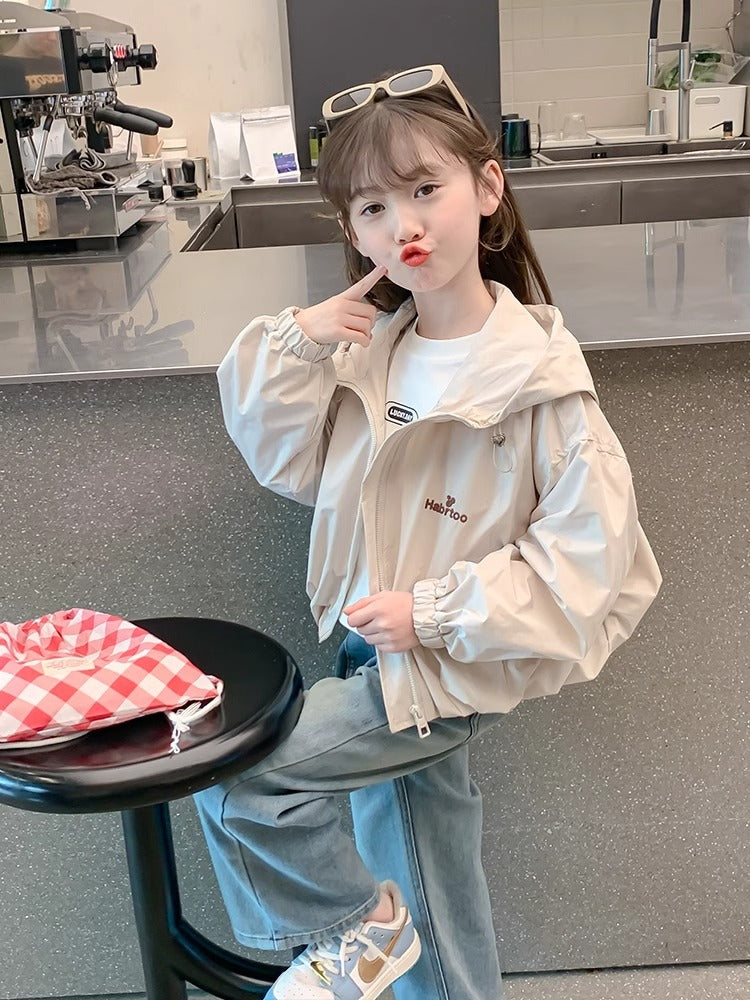 girls hooded windbreaker jacket for spring and autumn with zip closure