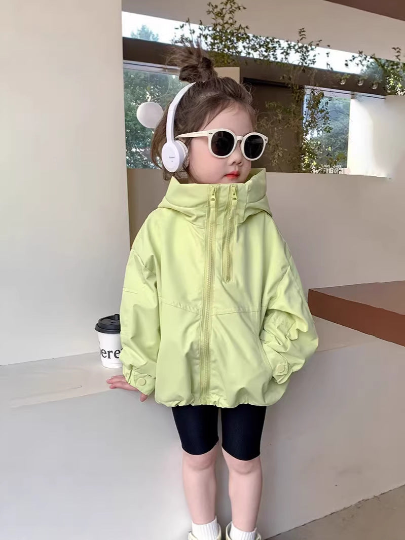 Pink girls hooded windbreaker jacket for spring and autumn with zip closure