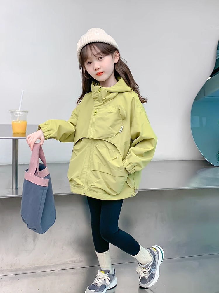 Green girls hooded windbreaker jacket for spring and autumn with zip closure