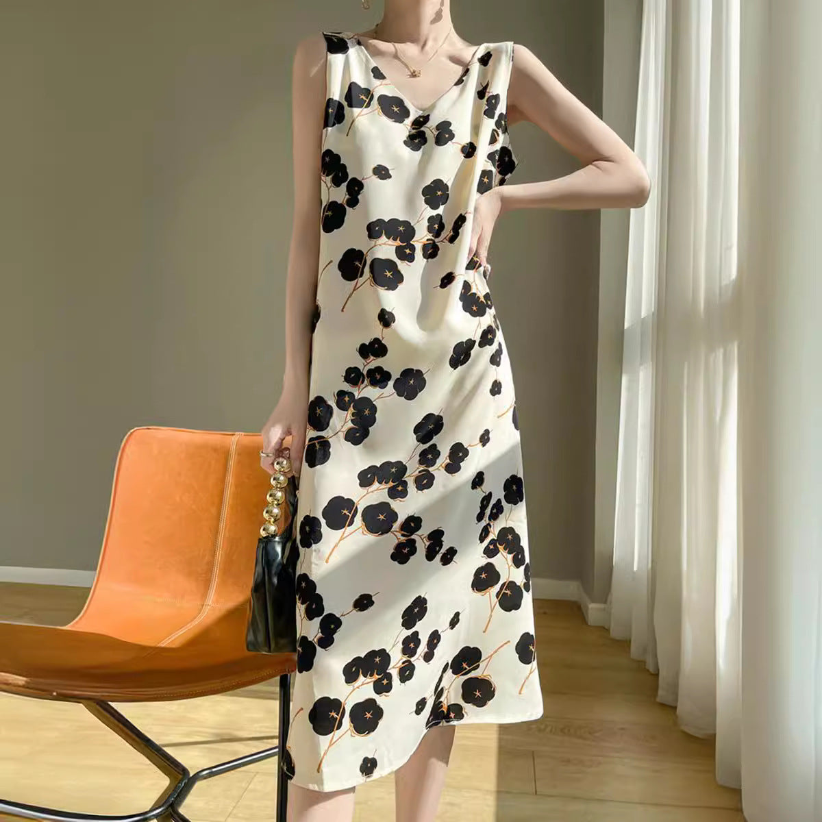 Red Women’s French Style Silk Feel Printed V-Neck Long Dress