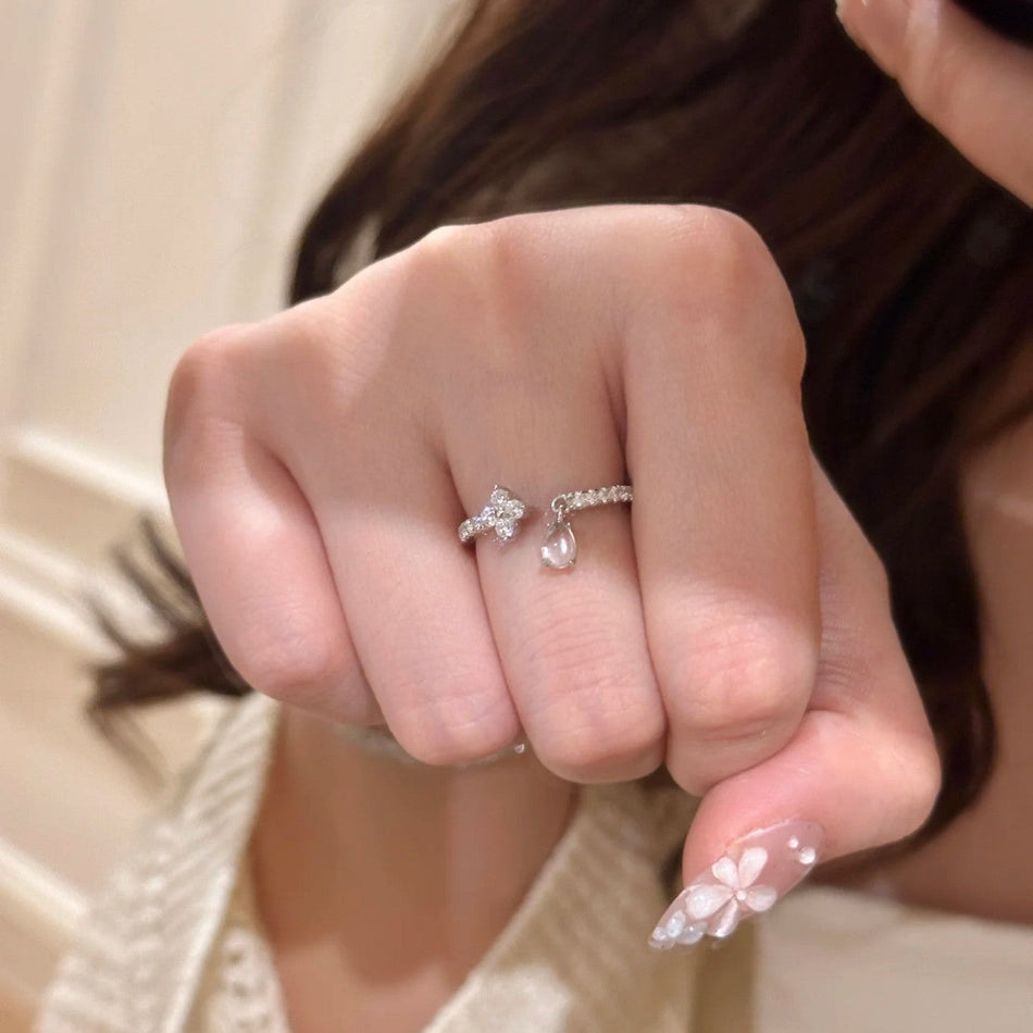 Four-Leaf Clover Adjustable Light Luxury Ring