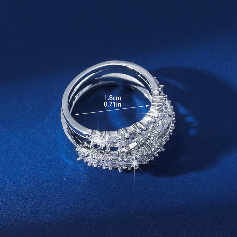 Title: Full Diamond Zircon Light Luxury Statement Ring