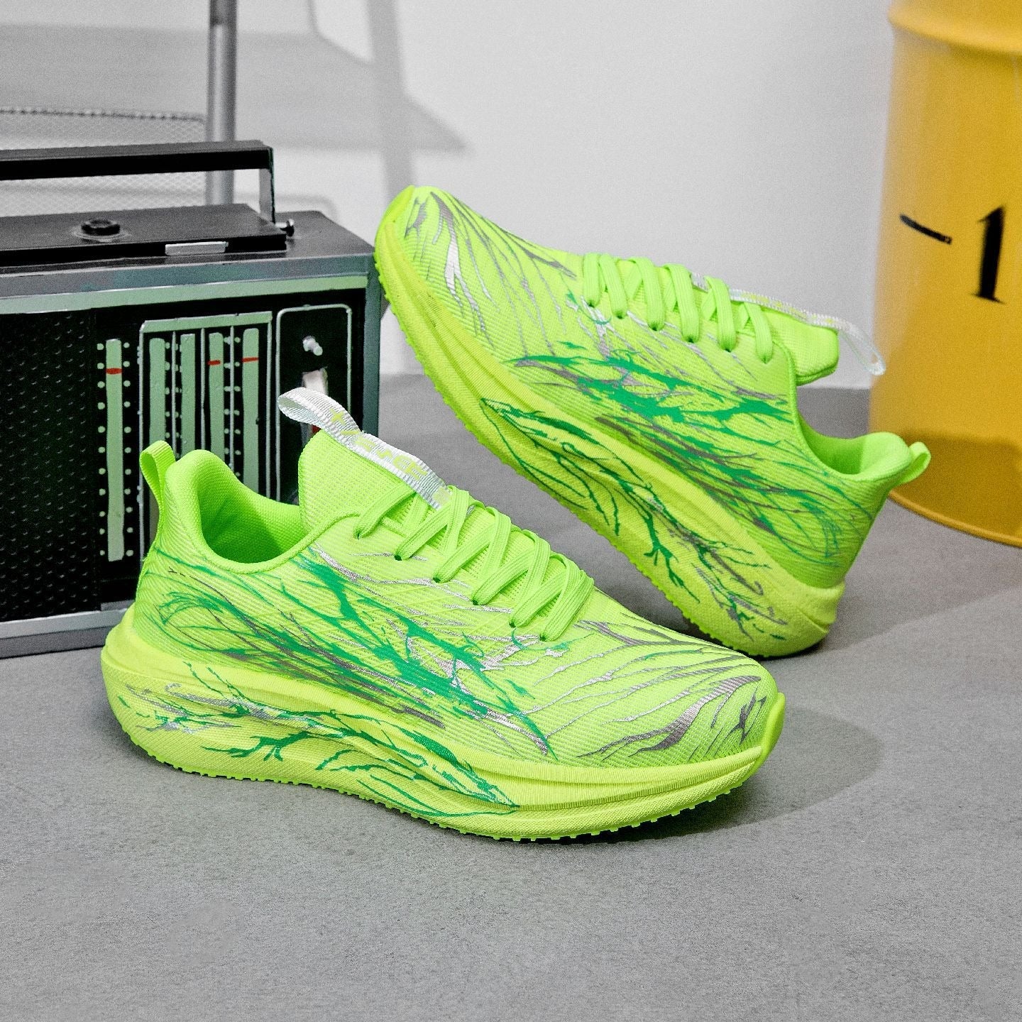 Fluorescent Green Unisex Couple Running Sneakers Carbon Plate Soft Sole Casual Shoes