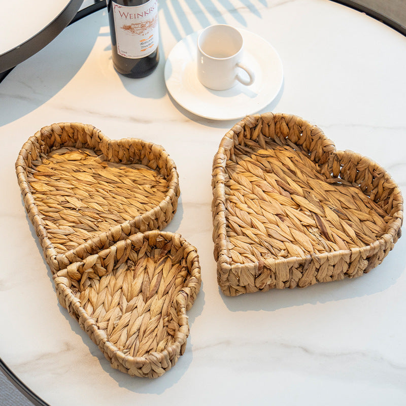 Nordic Style Heart Shaped Handwoven Storage Basket for Fruit and