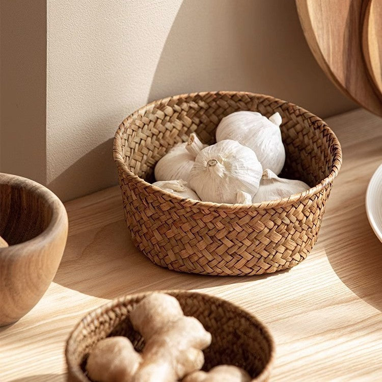 Natural Seagrass Round Storage Basket for Kitchen and Desktop Use