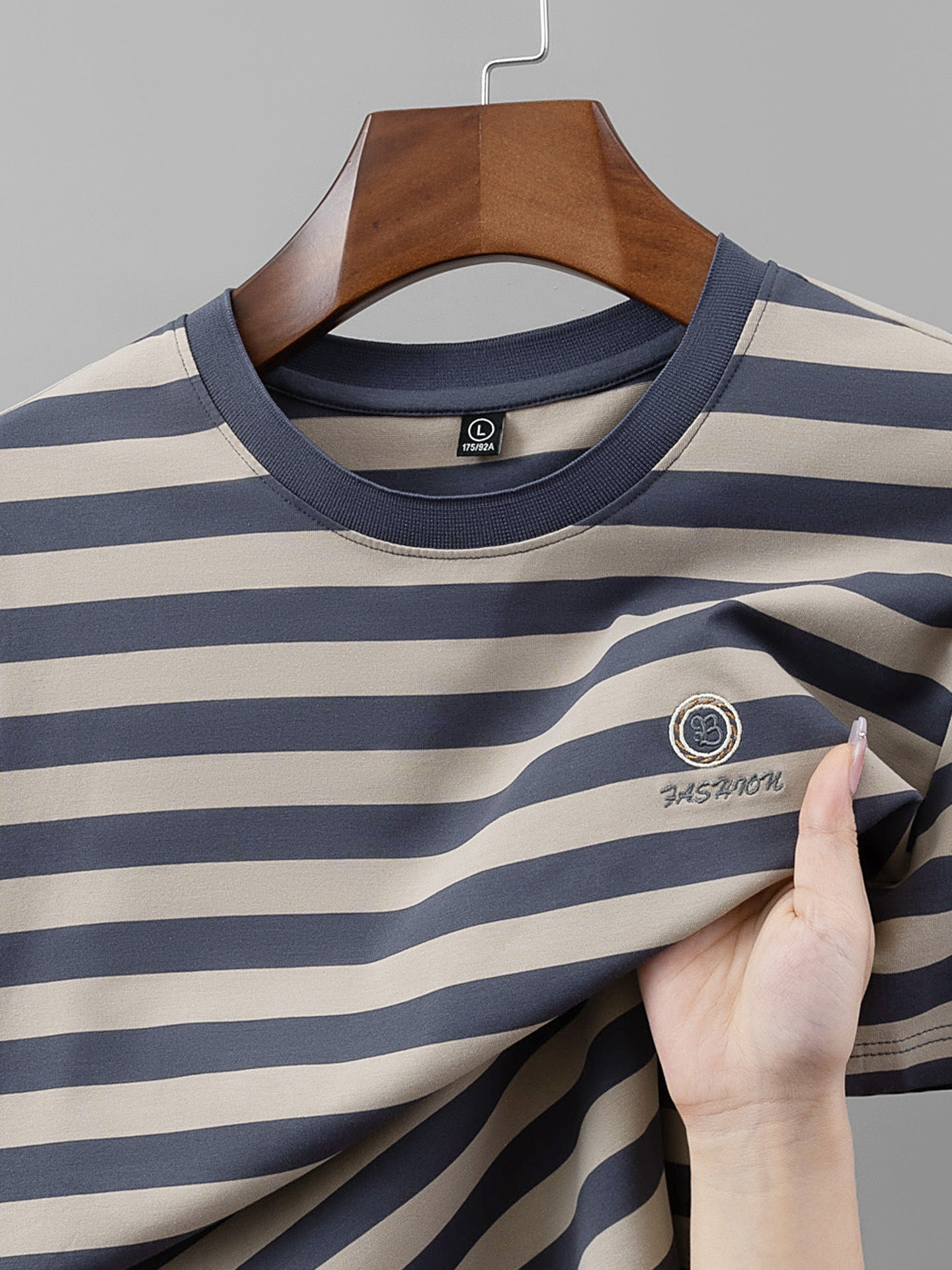 Men's Ice Silk Striped Crew Neck T-Shirt Breathable Casual Top in Gray