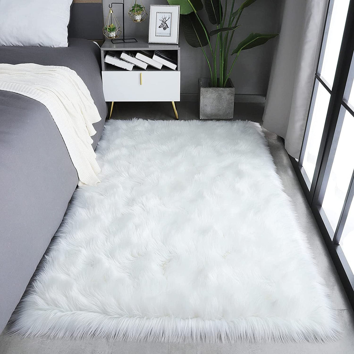White Fluffy Faux Fur Living Room Carpet Soft Plush Rug in 100x180cm