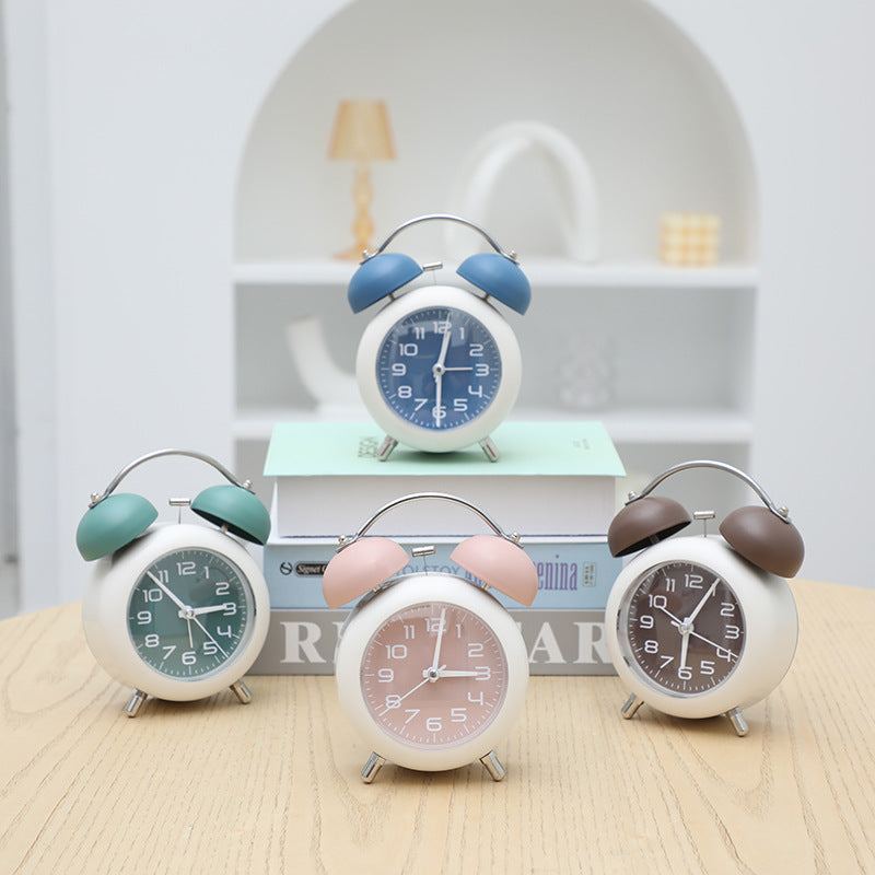Silent Student Mechanical Alarm Clock with Ultra-Loud Wake-Up in green