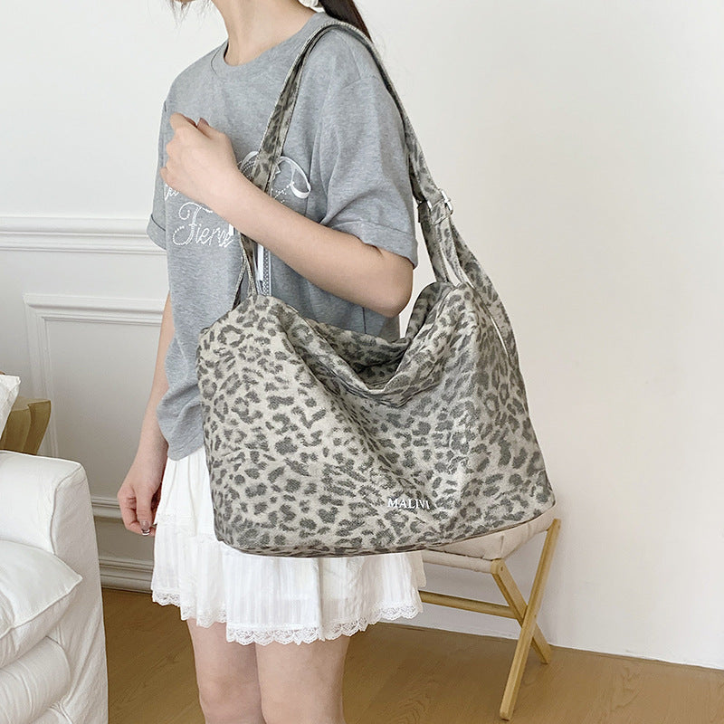 Women's Large-Capacity Leopard Print Commuter Messenger Bag