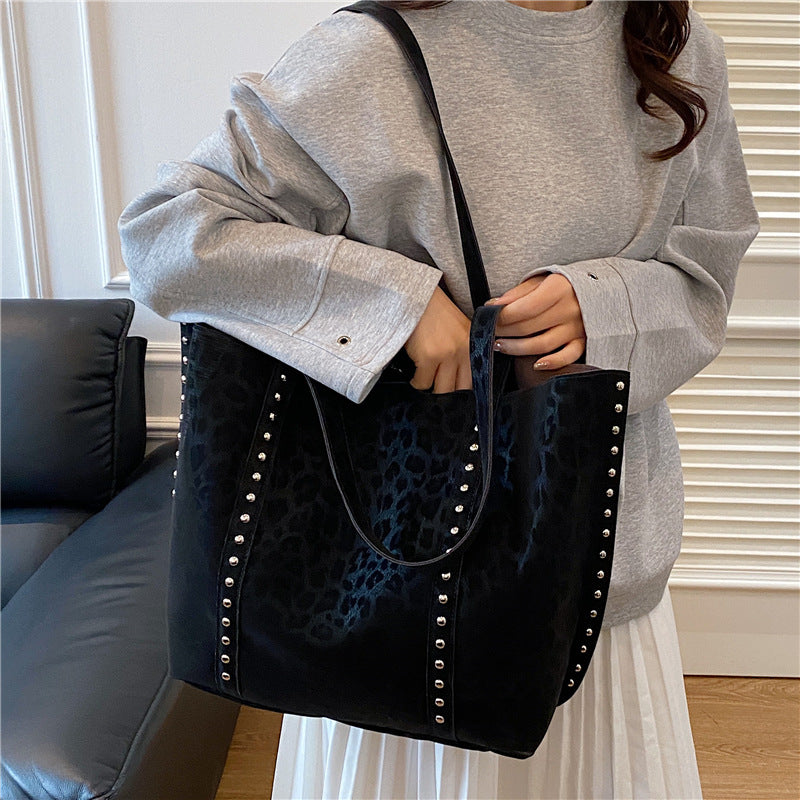 Large Capacity Canvas Crossbody Commuter Tote Bag