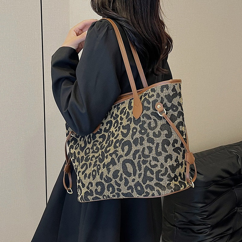 Trendy Leopard Print Large Capacity Commuter Tote Bag