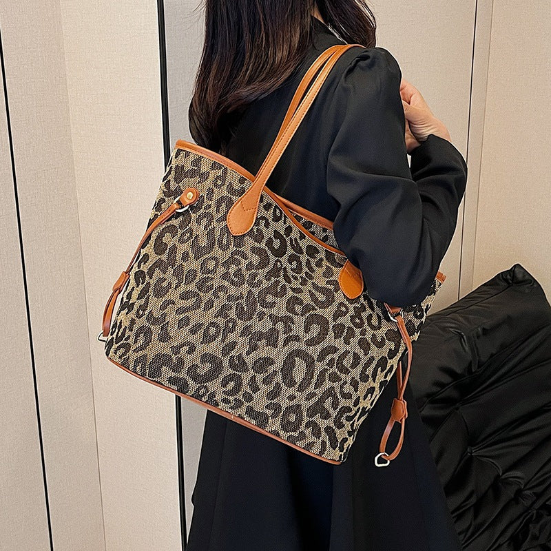 Trendy Leopard Print Large Capacity Commuter Tote Bag