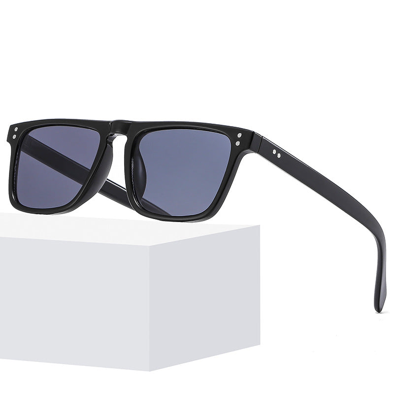 Unisex Retro Square Rivet Sunglasses European Style