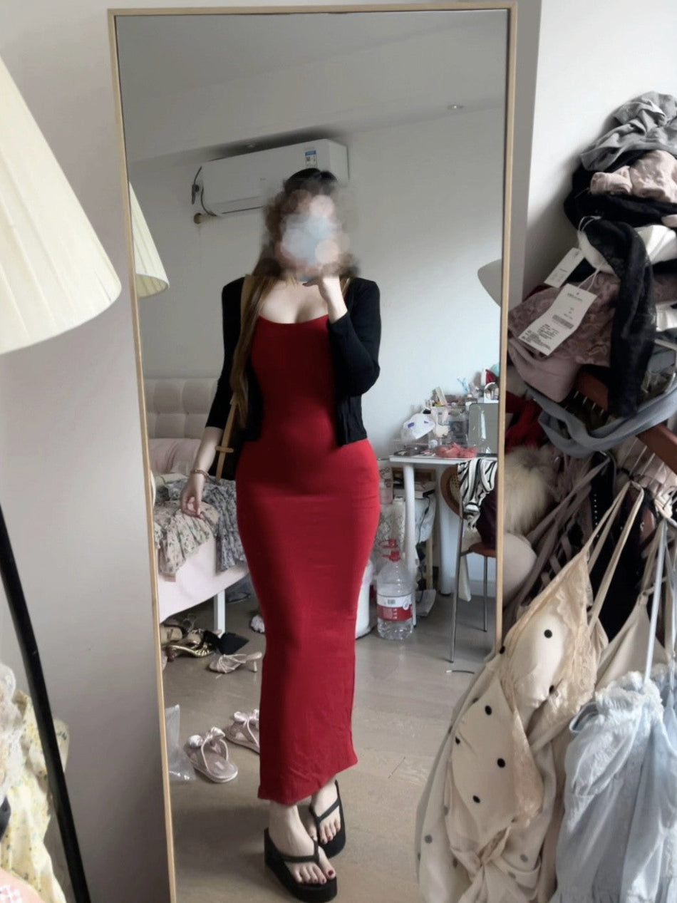 Slim-Fit Strap Maxi Dress with Waist-Cinching Silhouette