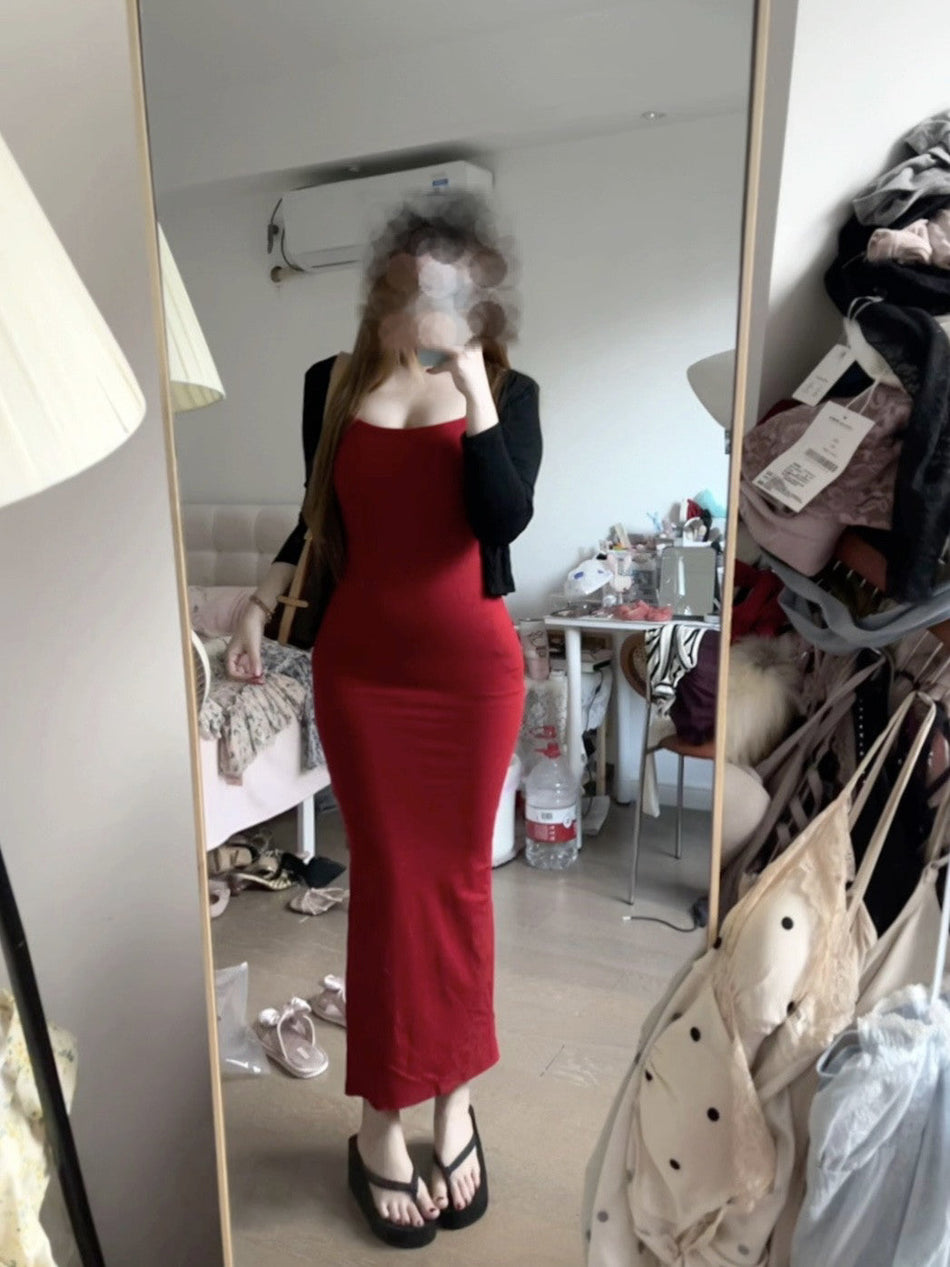 Slim-Fit Strap Maxi Dress with Waist-Cinching Silhouette