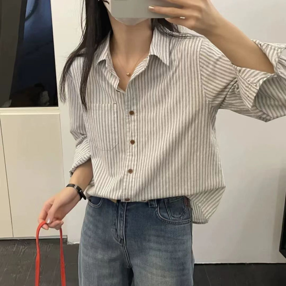Women's Retro Striped Loose Fit Shirt with Elegant Style