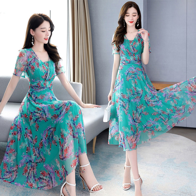Plus Size V-Neck A-Line Maxi Dress with High Waist