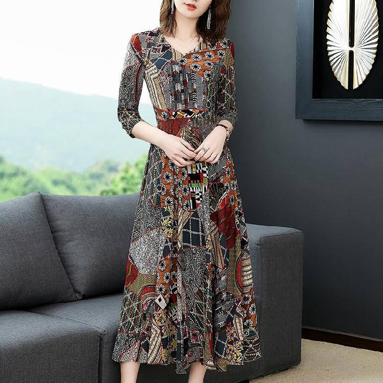 Plus Size V-Neck Maxi Dress with Relaxed Fit
