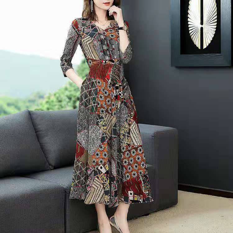 Plus Size V-Neck Maxi Dress with Relaxed Fit