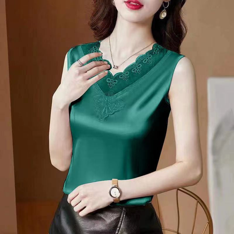Women's Lace V-Neck Sleeveless Slim Fit Camisole Top