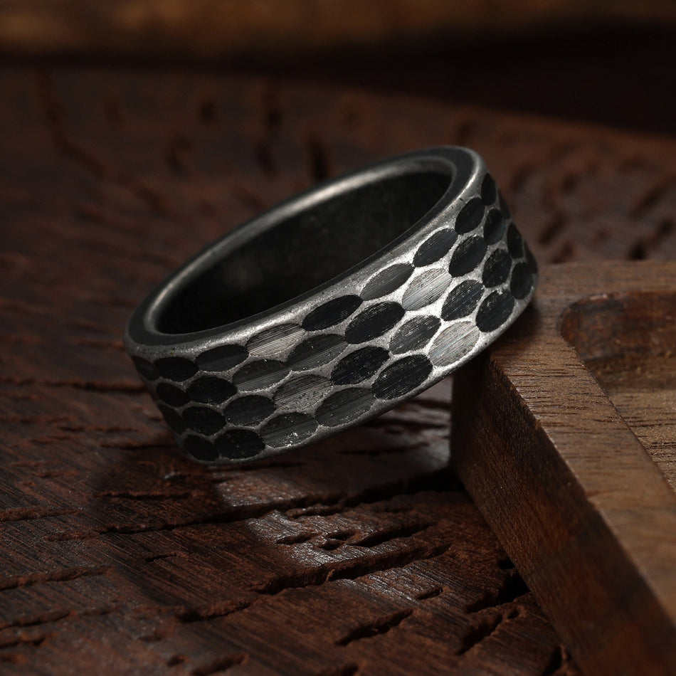 Men's Retro Hammered Pattern Ring Hip-Hop Style Design