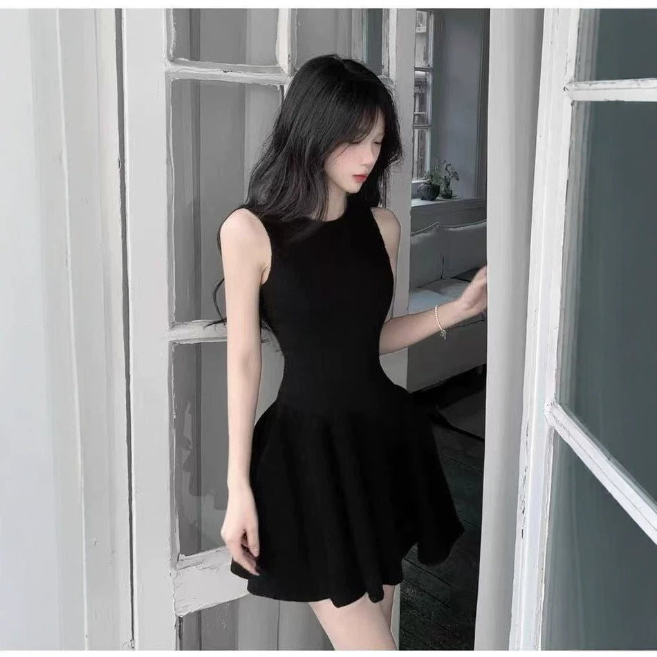 Women's Sleeveless A-Line Midi Dress with Waist-Cinching Slim Fit