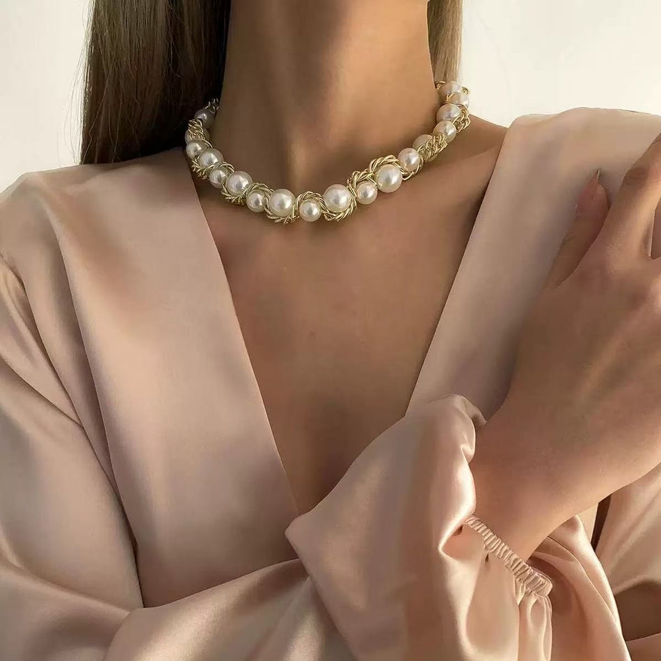 Retro Twisted Chain Pearl Choker Necklace for Women