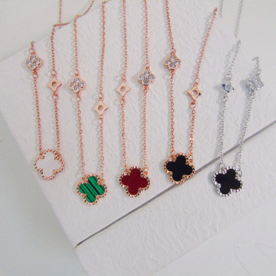 Four Leaf Clover Pendant Necklace for Women Clavicle Chain