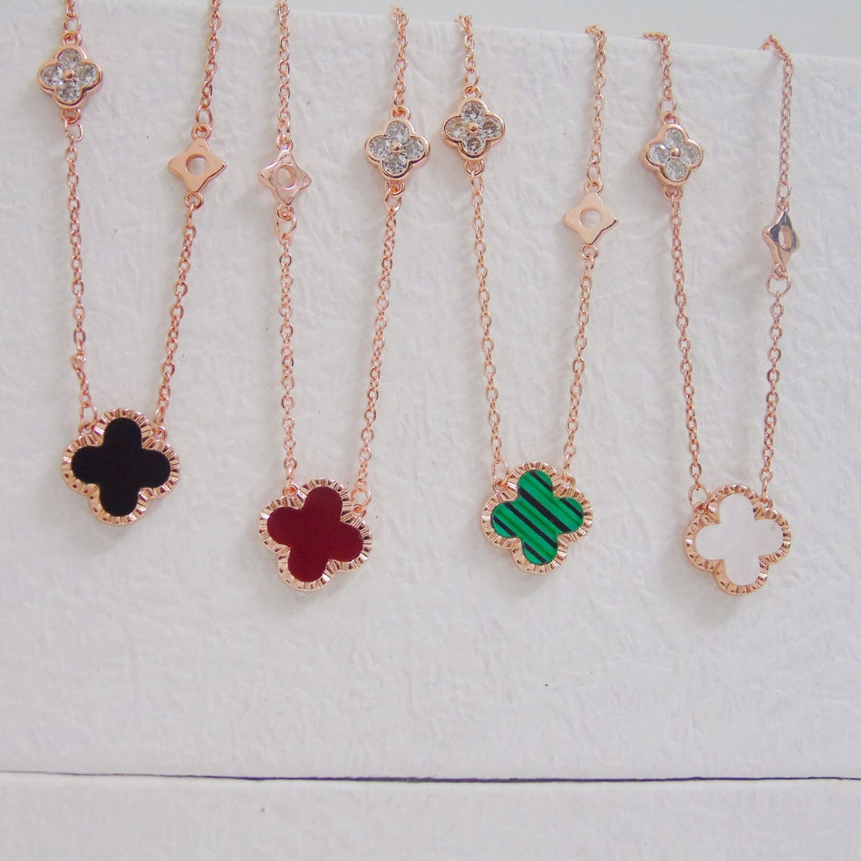 Four Leaf Clover Pendant Necklace for Women Clavicle Chain