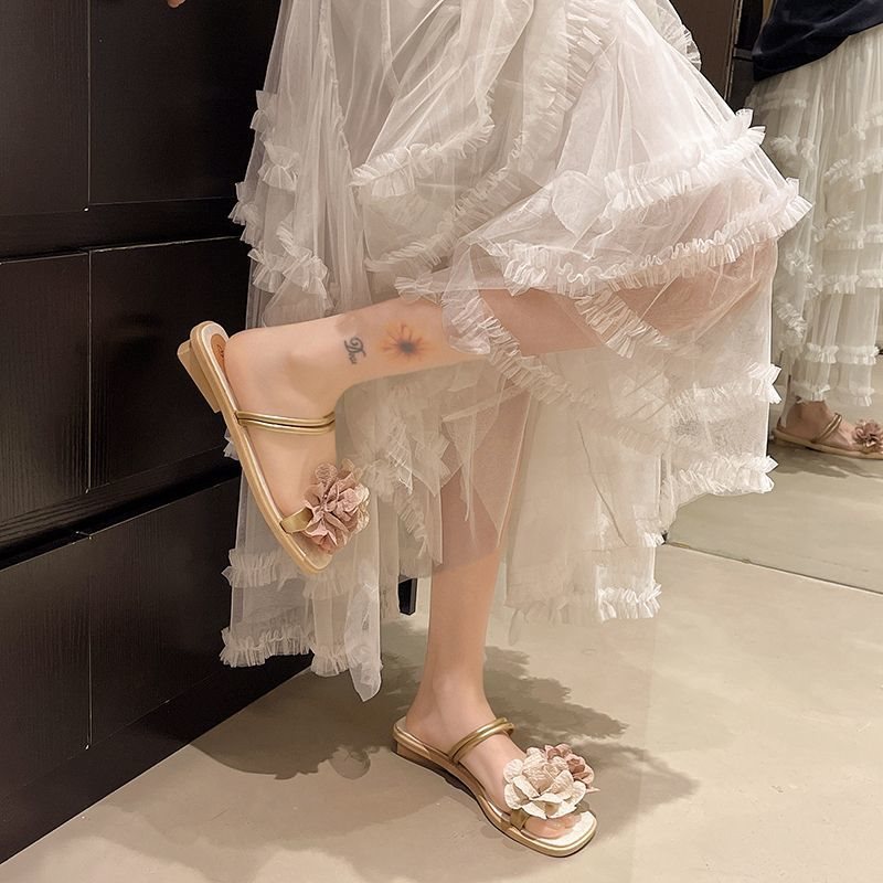 Women's Elegant Flat Beach Sandals with Non-Slip Sole