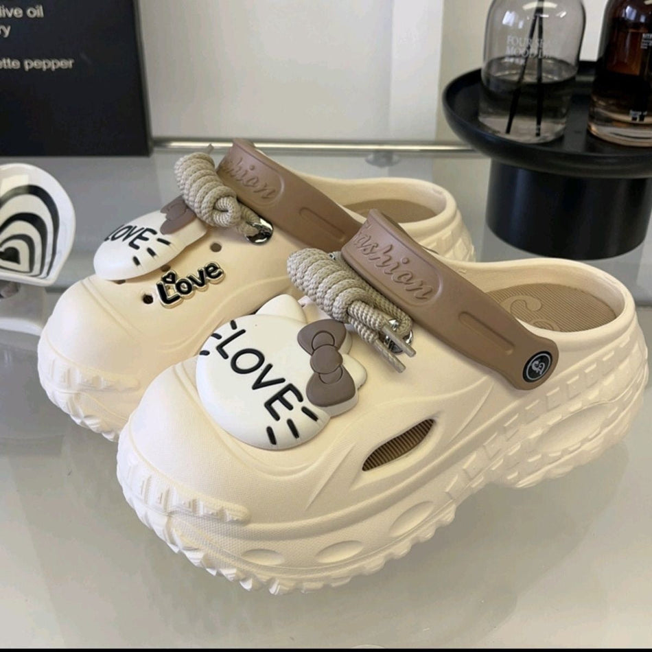Women's Thick Platform Closed-Toe Clog Sandals