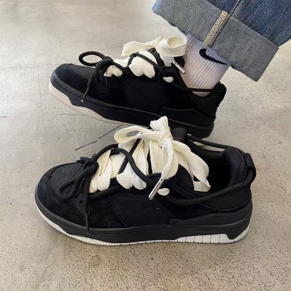 Unisex Thick Sole Casual Sports Sneakers in Black