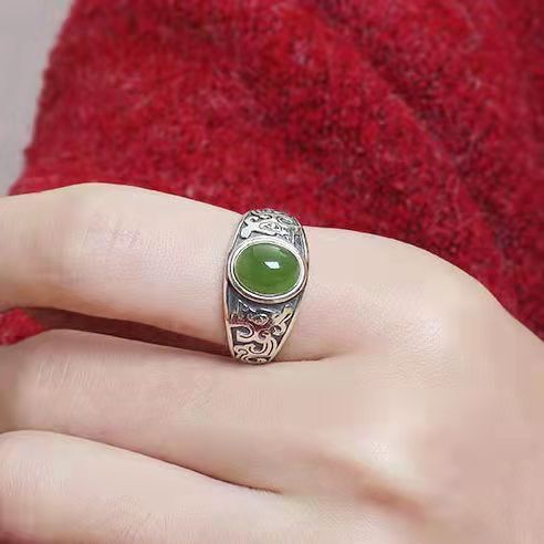 Vintage Silver-Plated Ring with Green Jade-Inspired Stone